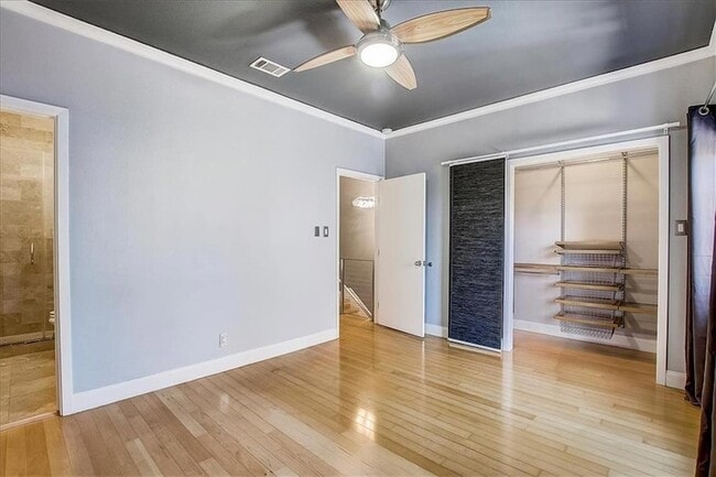 Building Photo - 1307 Kinney Ave