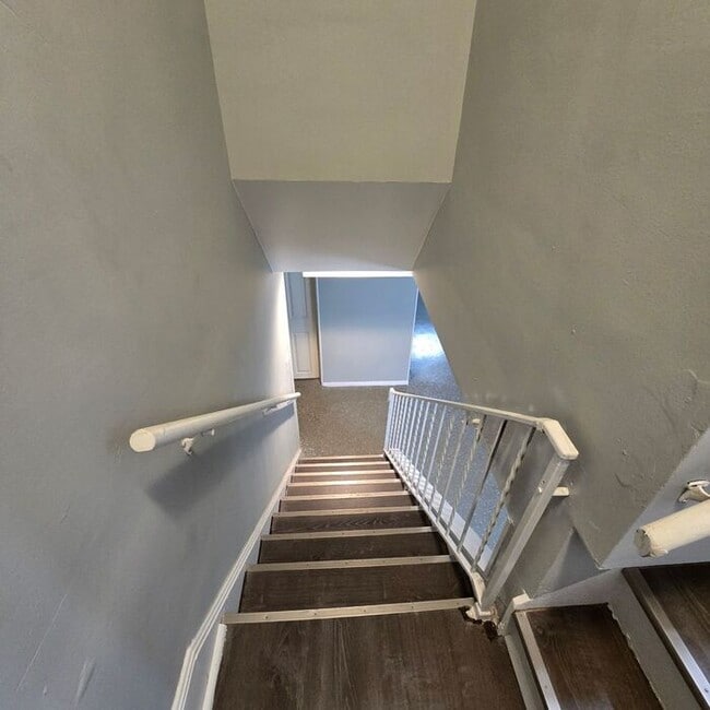Building Photo - Charming 3-Bedroom Home / Pet-Friendly / A...