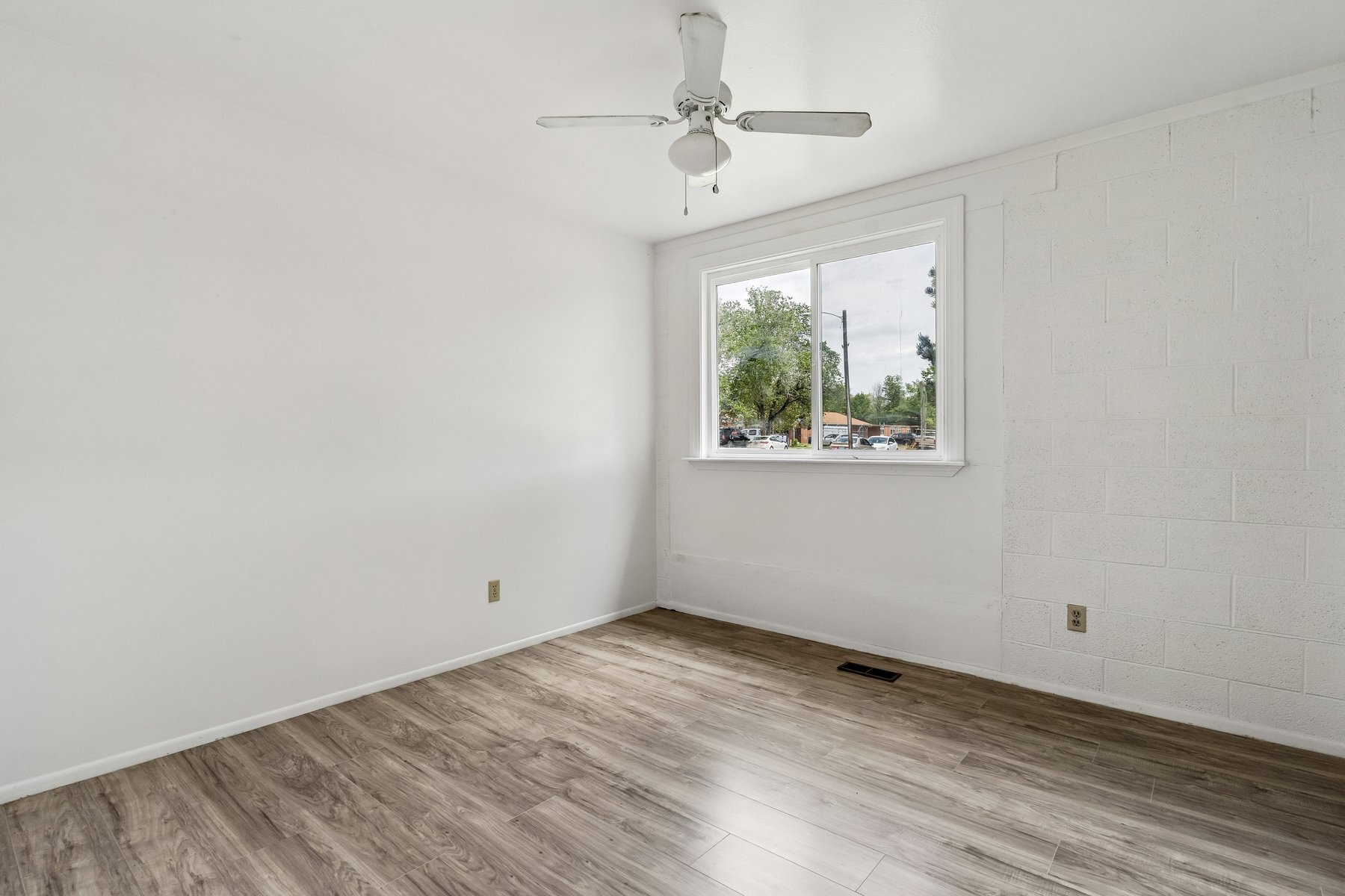 Building Photo - 340 Fairway S