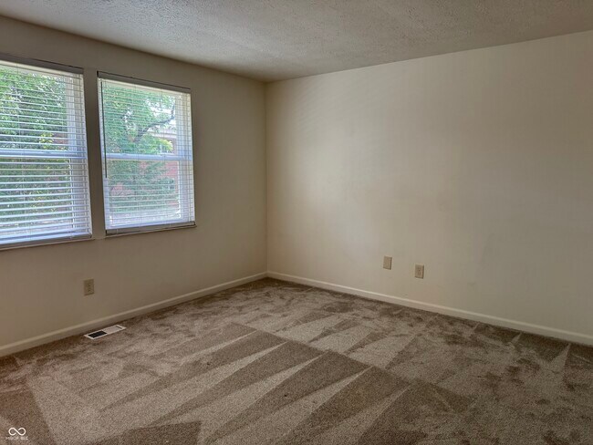 Building Photo - 7717 Cambridge Dr
