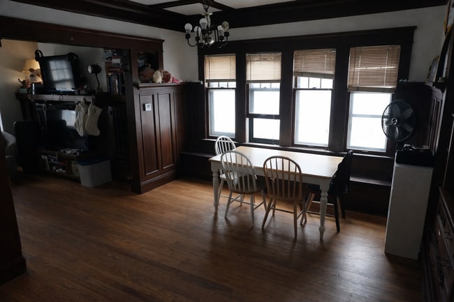 Building Photo - 3284 N Oakland Ave