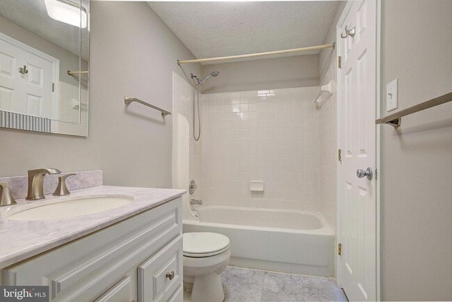 Building Photo - 2530 Log Mill Ct