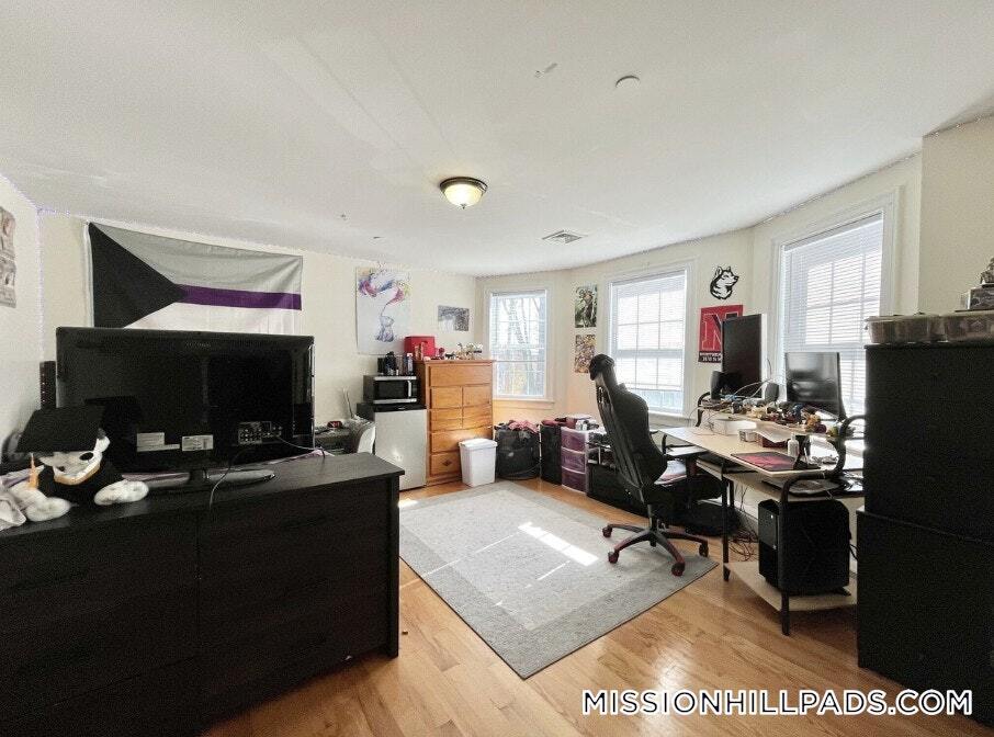 Building Photo - 107 Fisher Ave