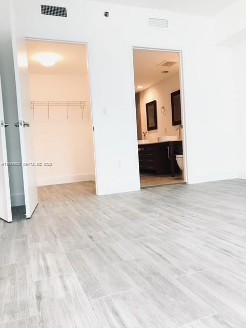 Building Photo - 475 Brickell Ave