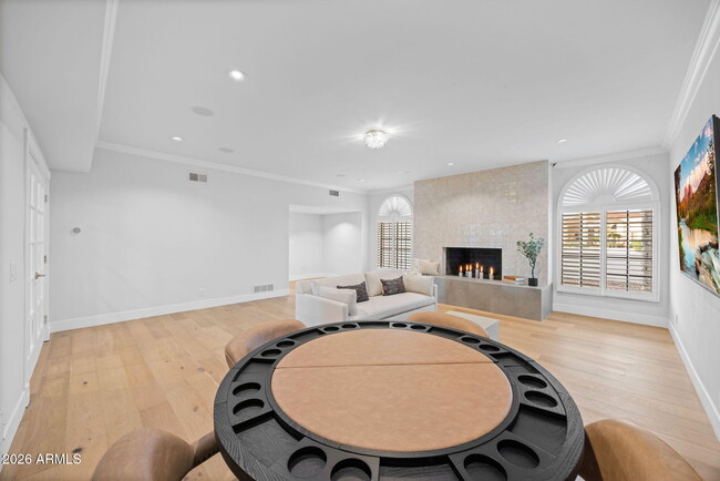 Building Photo - 10111 E Cholla St