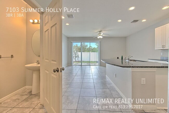Building Photo - 7103 Summer Holly Pl