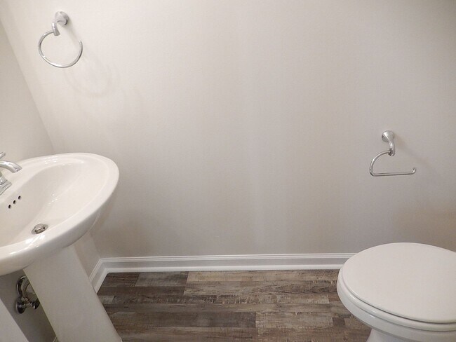 Building Photo - Canopy Modern NE 3/2.5 w/ Stainless Steel ...