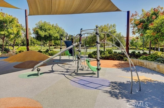 Building Photo - 228 Birdseye