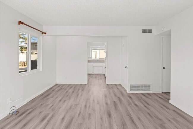 Building Photo - 6685 Sabado Tarde Rd