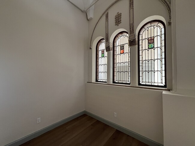 Building Photo - 160 Seabury St