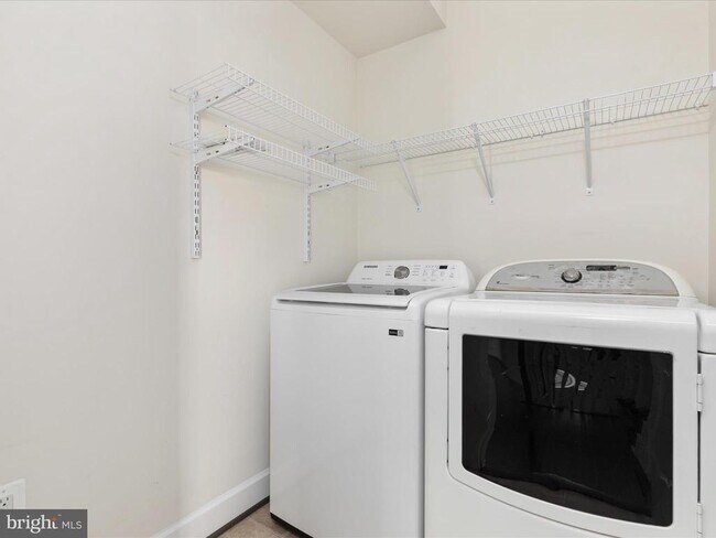 Building Photo - 6684 Muir Dr