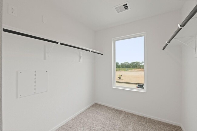 Building Photo - 40954 Seasoned Oak Ln