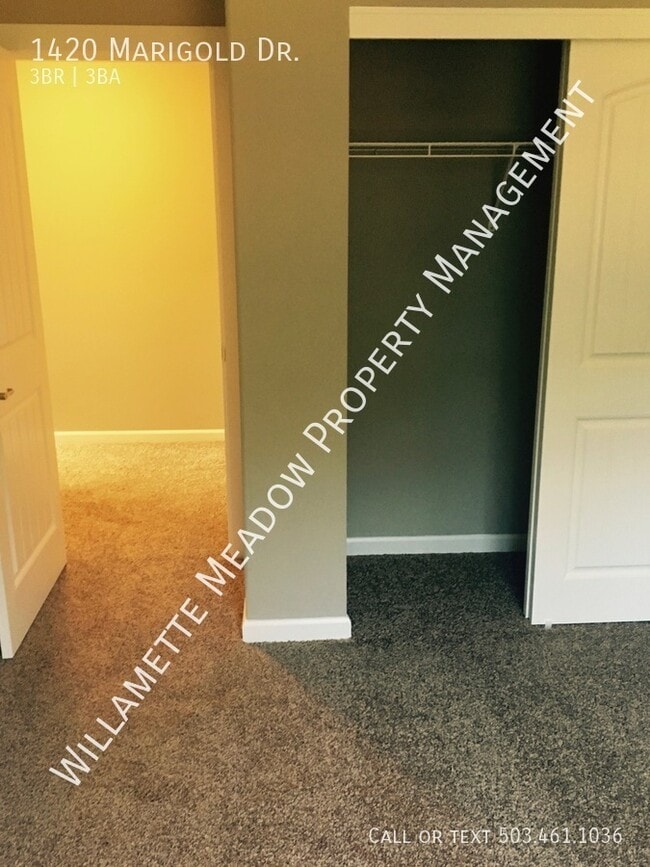 Building Photo - 1420 Marigold Dr