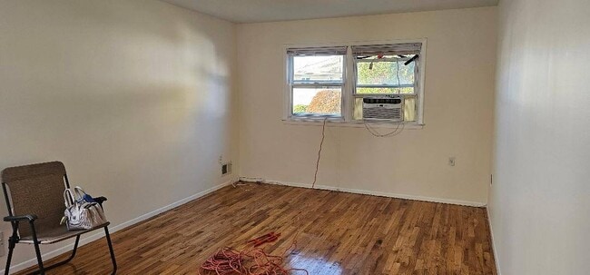 Building Photo - 00 00