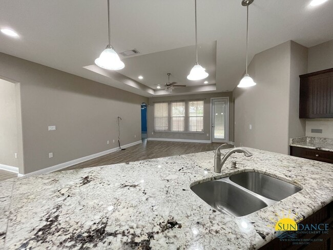 Building Photo - Gorgeous 4 Bedroom Home in Shalimar
