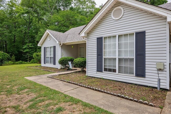Building Photo - 105 Foxwood Ct