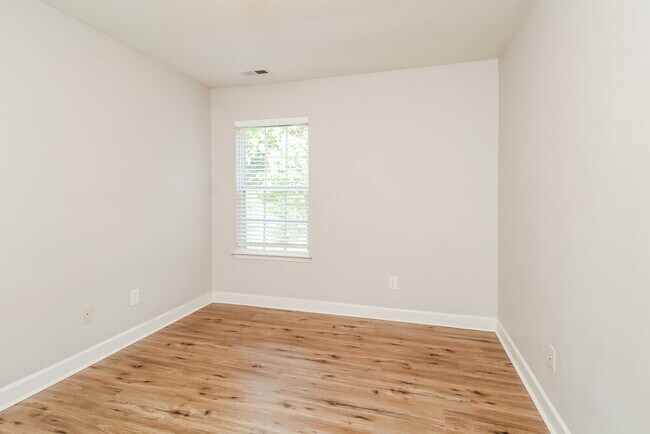 Building Photo - 4215 Sebring Ct SW