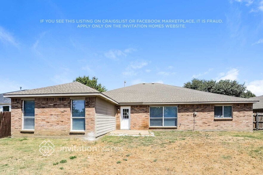 Building Photo - 4808 Bluebird Ln