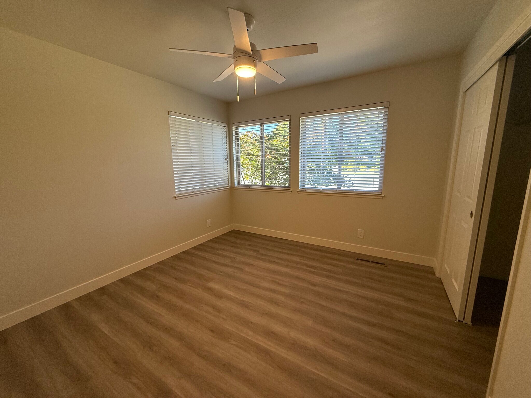 Building Photo - 15900 Los Gatos Almaden Rd