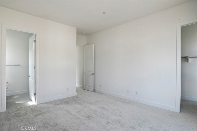 Building Photo - 20552 Edgewood Ct
