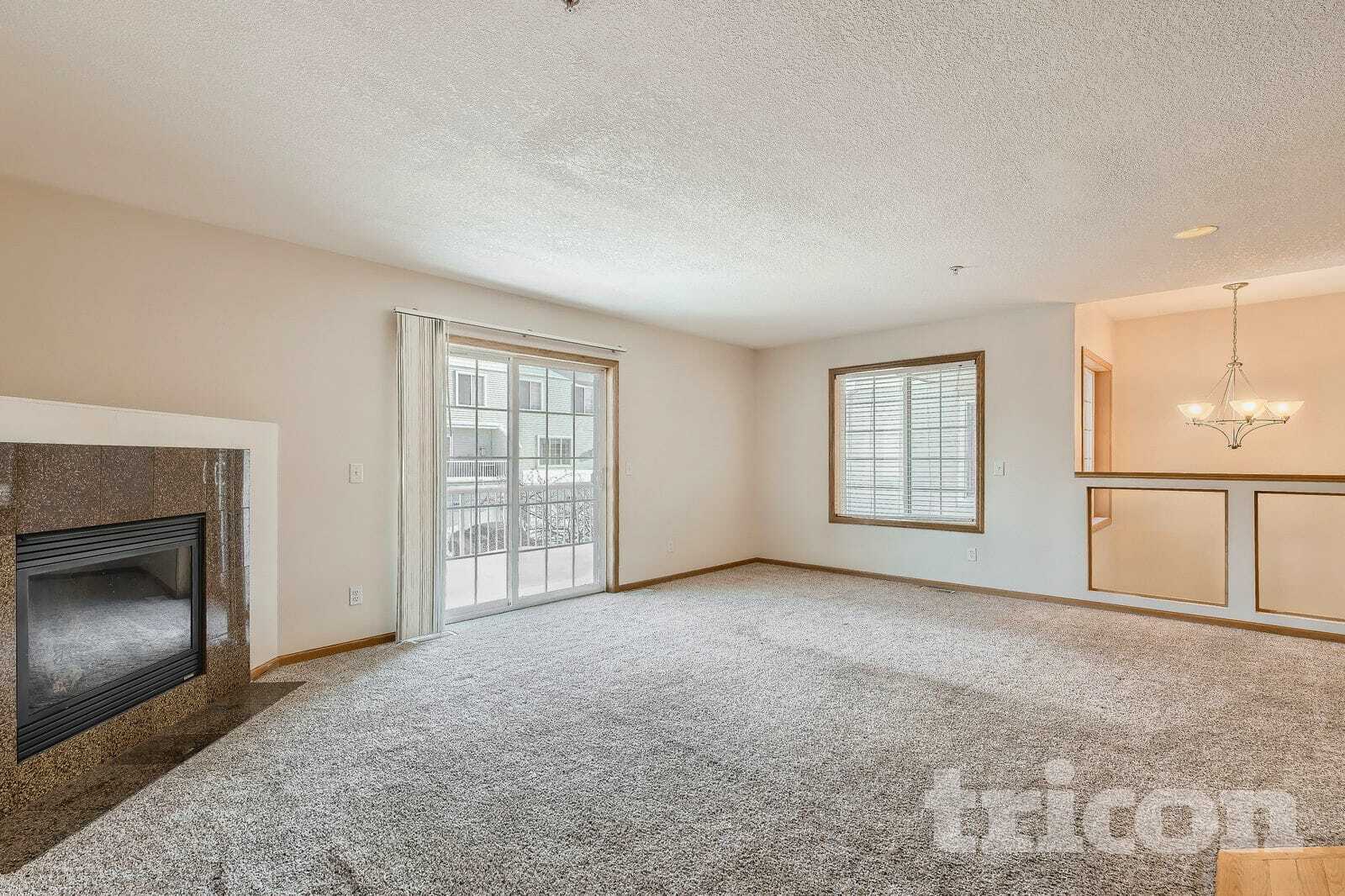 Building Photo - 7010 S Park Dr