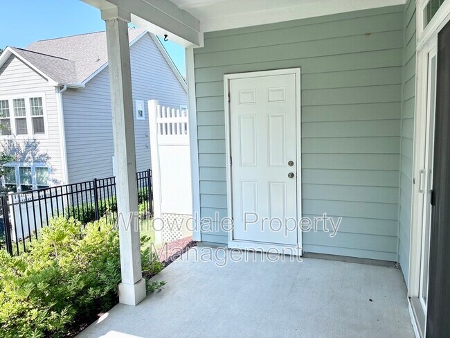 Building Photo - 1309 Little Hills Dr