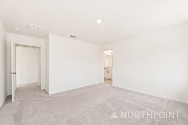 Building Photo - 3 BR/2.5BA | Newly Renovated Single Family Home | 1-Car Covered Parking | Nice backyard