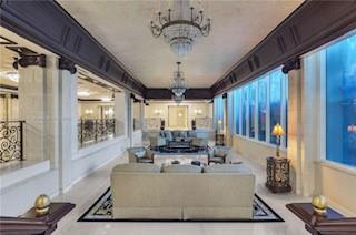 Building Photo - 2030 S Ocean Dr