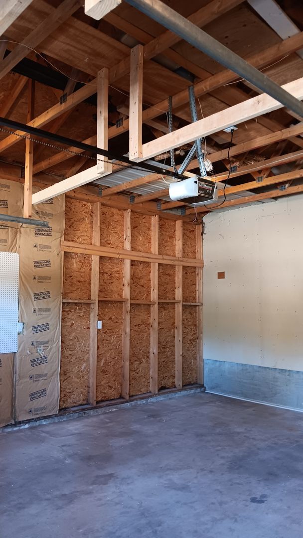 Building Photo - Nice home in a quiet neighborhood