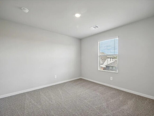 Building Photo - 518 Willet Dr