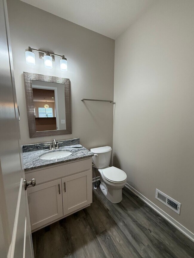 Building Photo - Spacious 2 bedroom/2.5 bath ranch townhome in South Lincoln