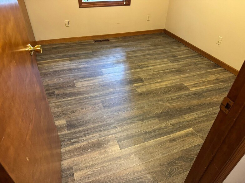 Building Photo - 764 Commercial St