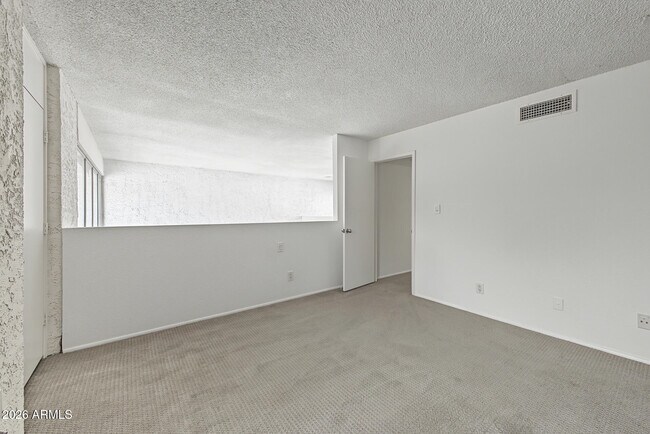 Building Photo - 4656 N 40th St