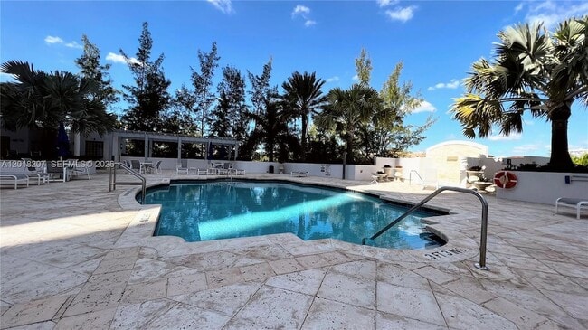 Building Photo - 19400 Turnberry Way