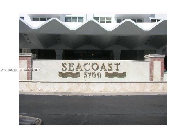 Building Photo - 5700 Collins Ave