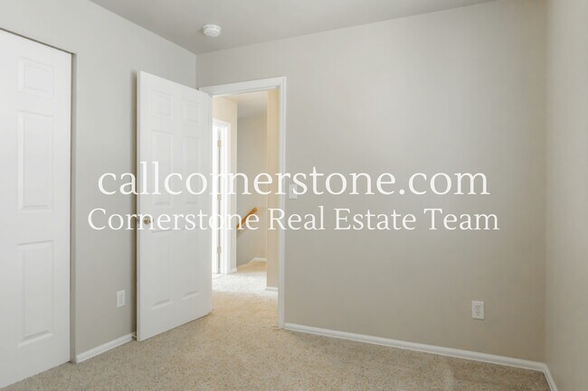 Building Photo - 424 Kitfield View