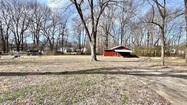 Building Photo - Coming Soon : 3BR+, 1 1/2BA house in Greenbrier