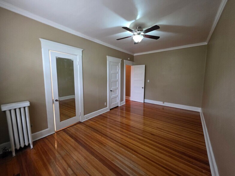 Building Photo - 600 W Olney Rd