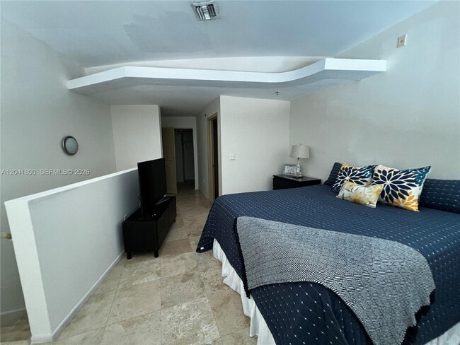 Building Photo - 5445 Collins Ave