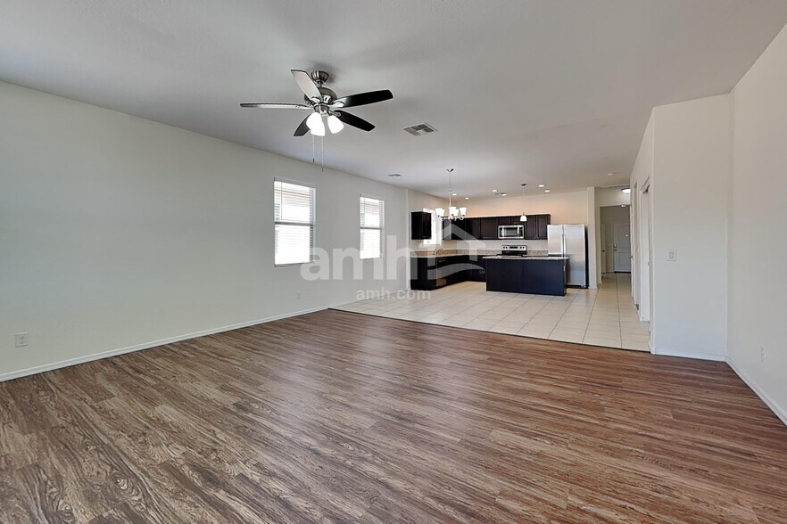 Building Photo - 4610 E Fire Opal Ln