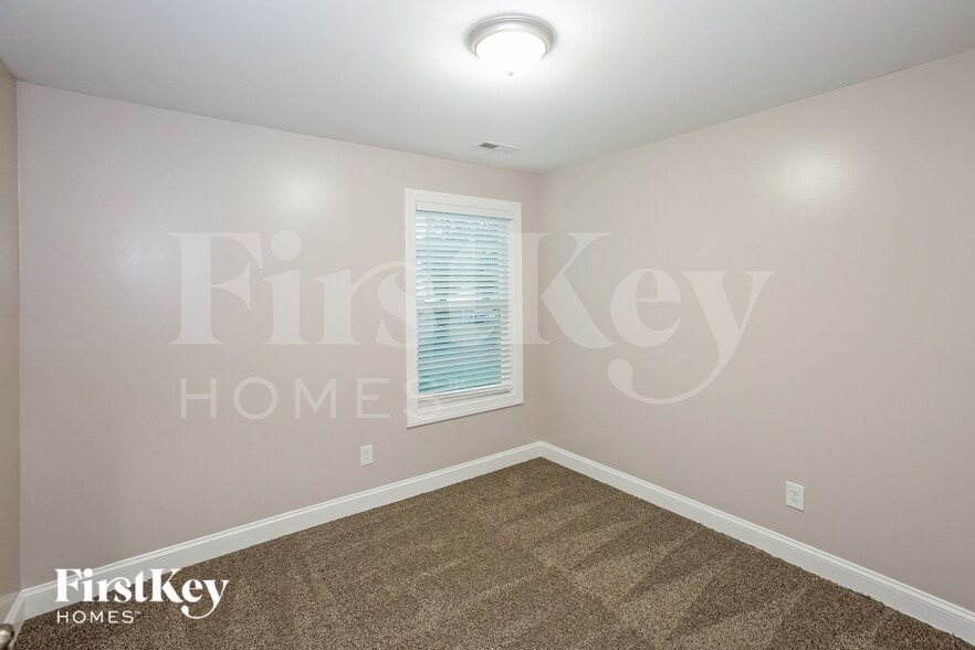 Building Photo - 1401 E First Street