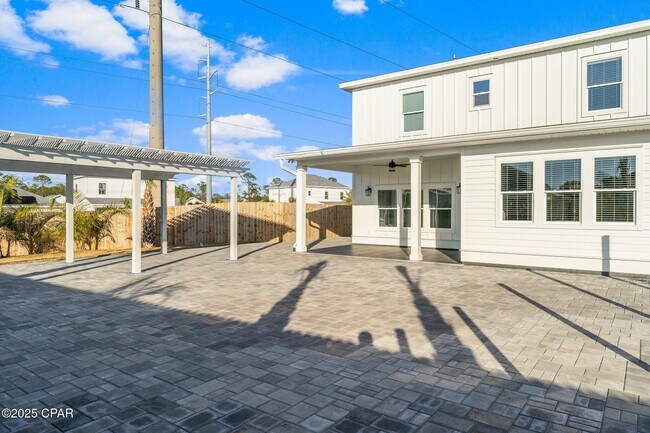 Building Photo - 201 N San Souci Blvd
