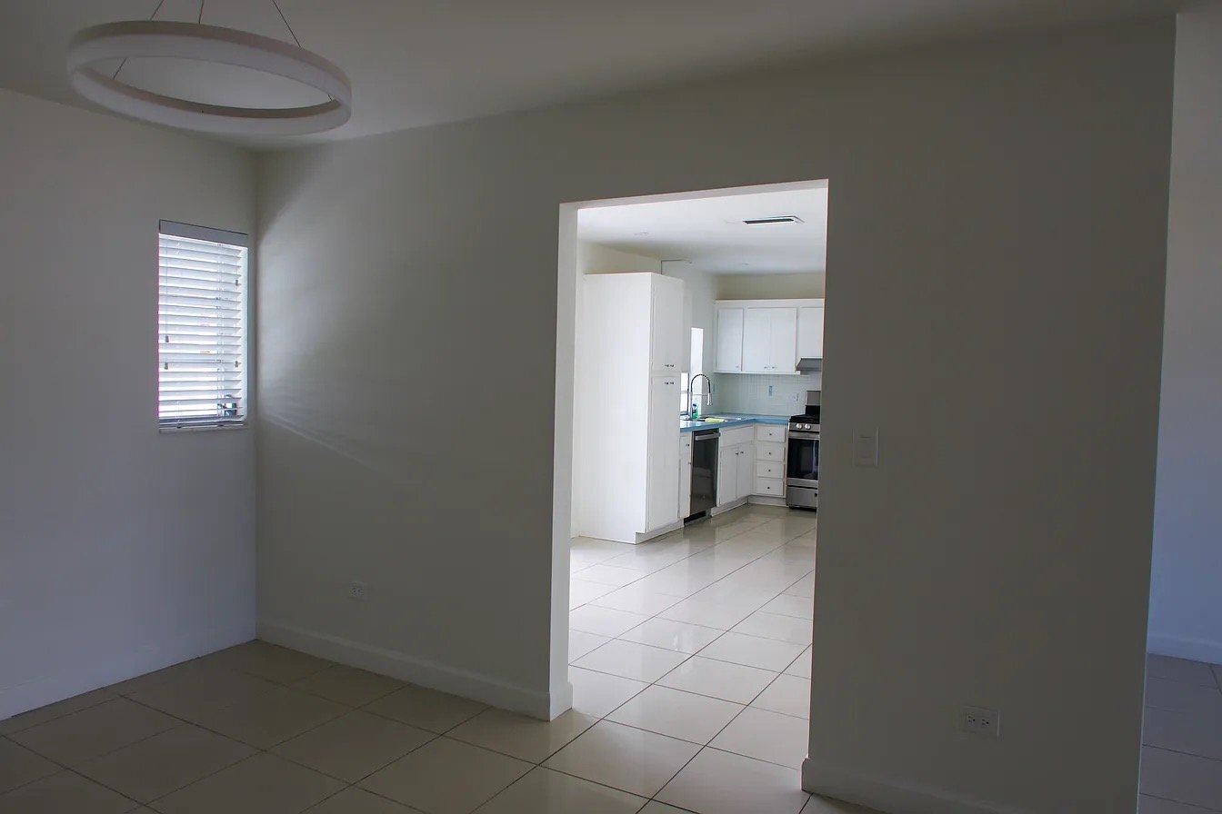 Building Photo - 3011 SW 97th Ct