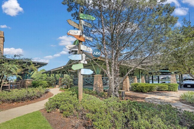 Building Photo - Beautiful custom home in Hampton Lake!