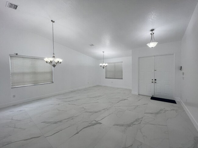 Building Photo - 13936 SW 52nd Ln