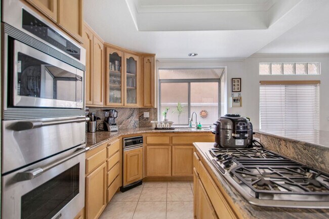 Building Photo - 603 10th St