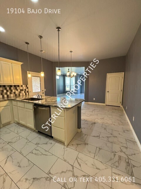 Building Photo - 19104 Bajo Dr