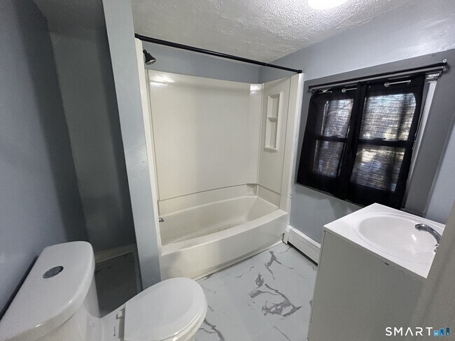 Building Photo - 288 Litchfield St