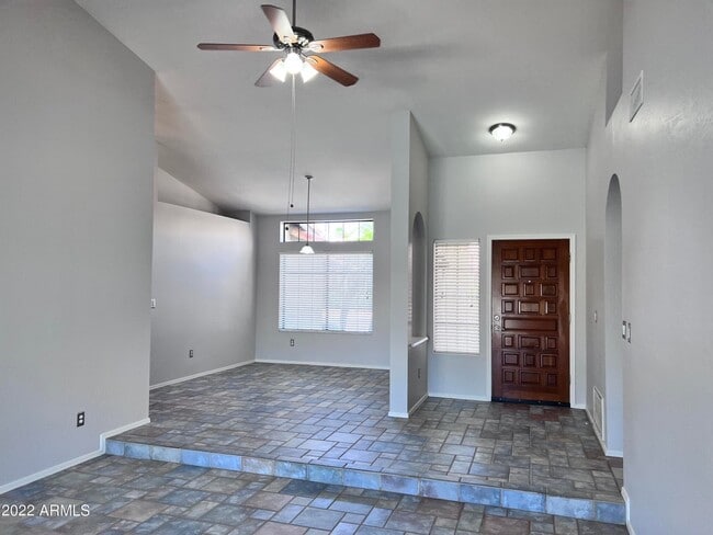 Building Photo - 6933 W Sack Dr