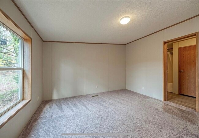 Building Photo - 3454 Evergreen Rd